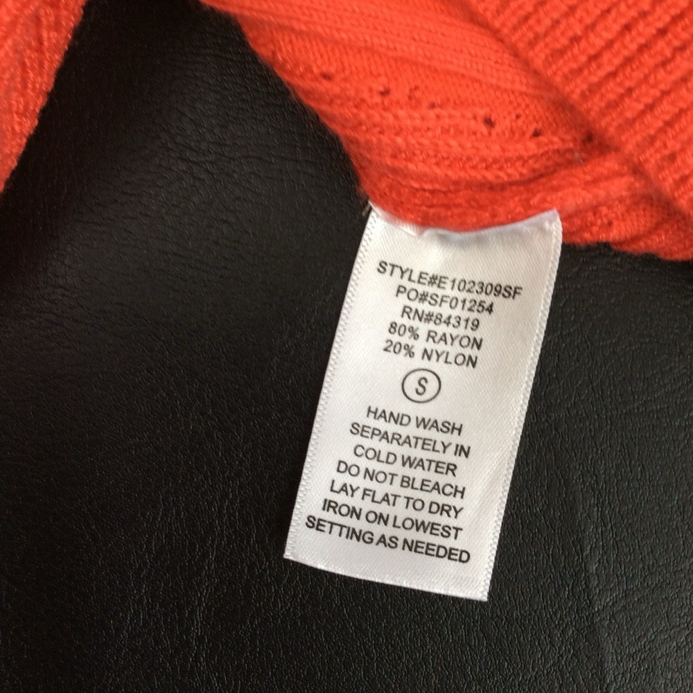 Evolution By Cyrus Women Red Pull Over Hoodie Knit Holiday Size Small - Picture 5 of 8